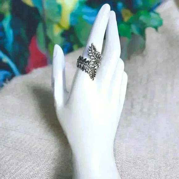 🆕️ Boho Style Adjustable Olive Leaf Ring Antique Silver Finish Fits Sizes 6-9 - Picture 5 of 14